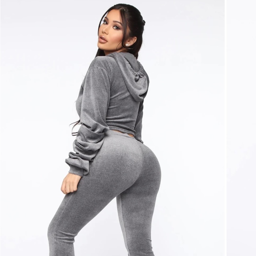 Fashion Nova velour sweat suit worn twice